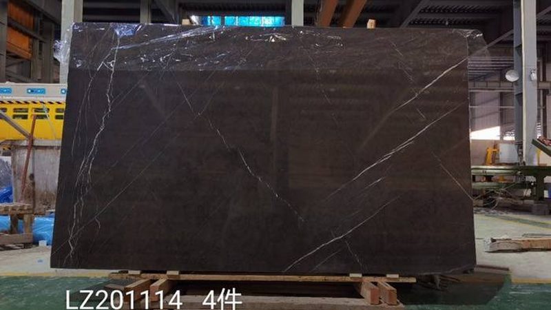 材质揭秘：石英石与岩板的本质区别